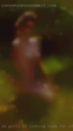 Im girls 23 looking nude for other older women from Scottsbluff Northeast.